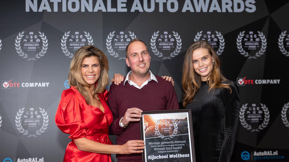 Kim Kötter, Ramon Woltheus en Miss Nederland Rahima Dirkse (v.l.n.r.)